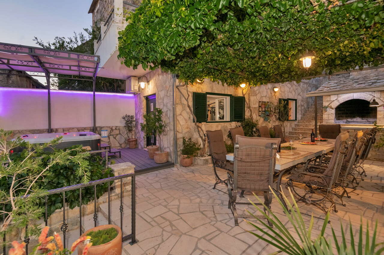 villa-elizabeta-2023-01