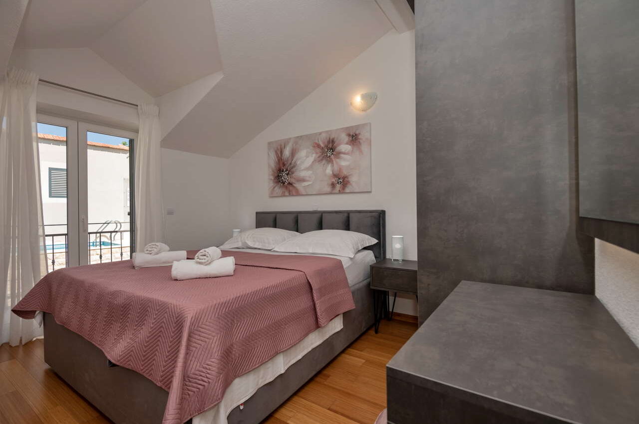 villa-elizabeta-2023-05