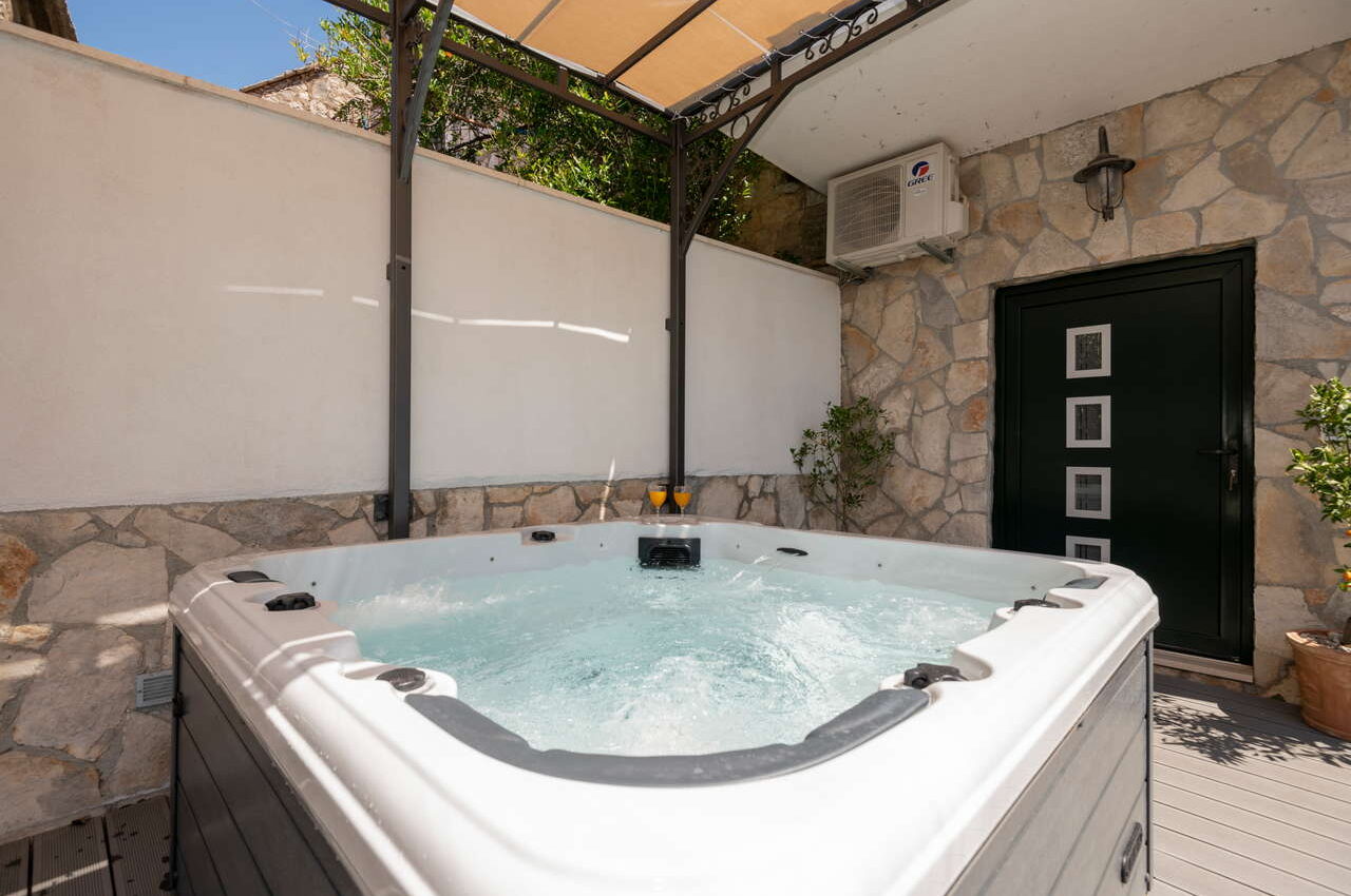 villa-elizabeta-2023-32